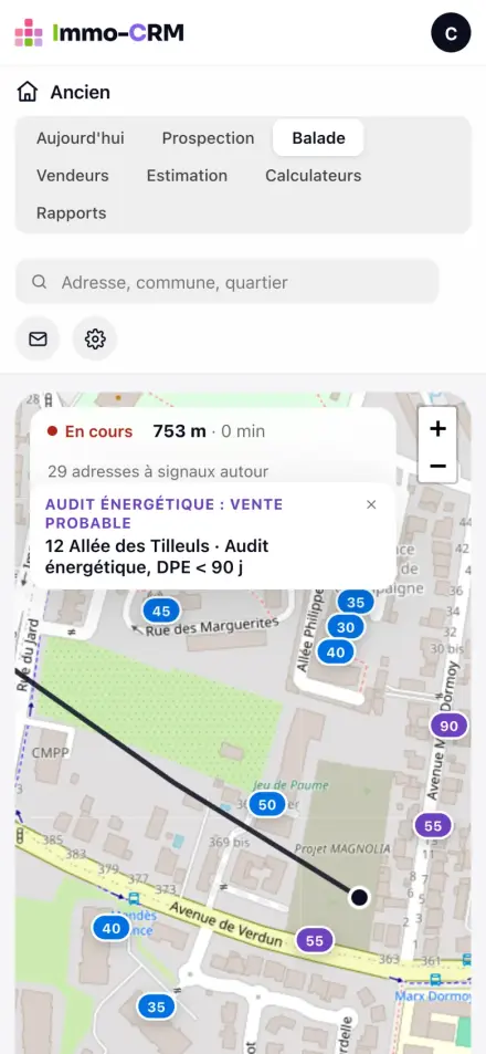 Balade de prospection Immo-CRM sur téléphone : alerte devant une maison qui vient de faire son audit énergétique